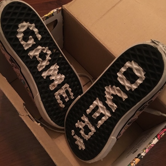 ToddlerGirl Authentic Nintendo Princess Peach Vans - Picture 4 of 6